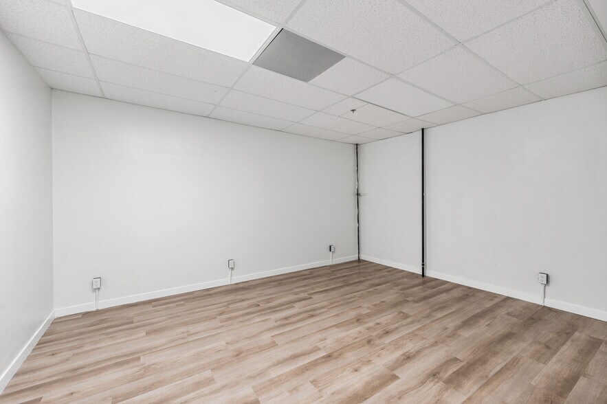 More Photos Of 514 Commerce Ave, Palmdale Medical For Sale