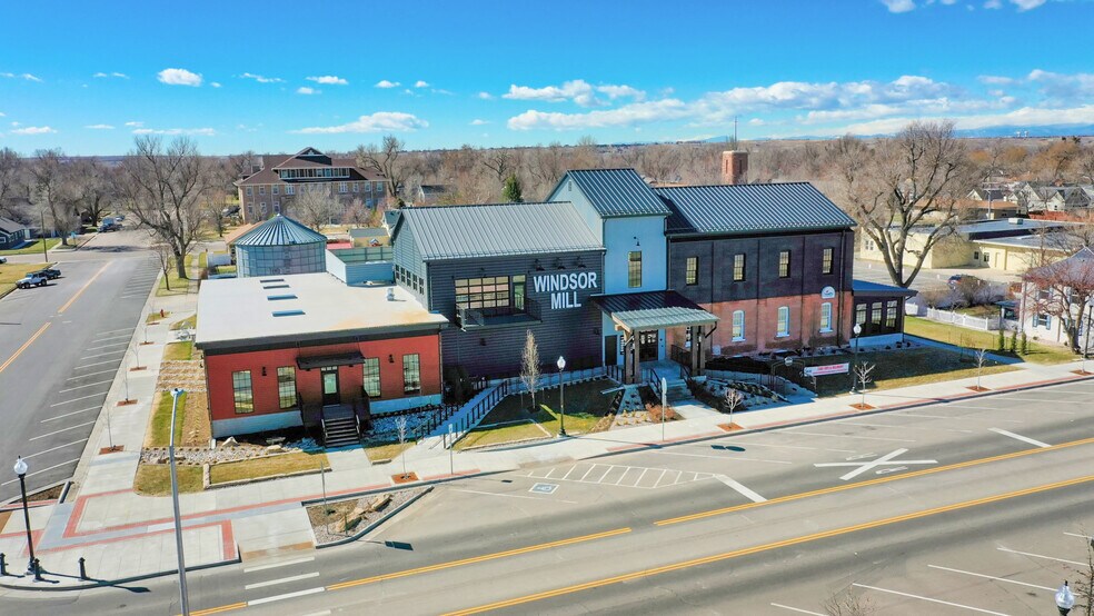 More Photos Of 301 Main St, Windsor Restaurant For Lease