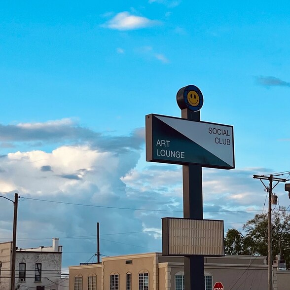 More Photos Of 200 S Holcomb St, Springdale Coworking Space