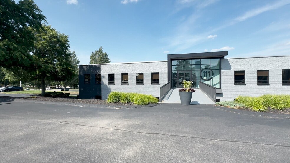 More Photos Of 99 S Bedford St, Burlington Unknown For Lease