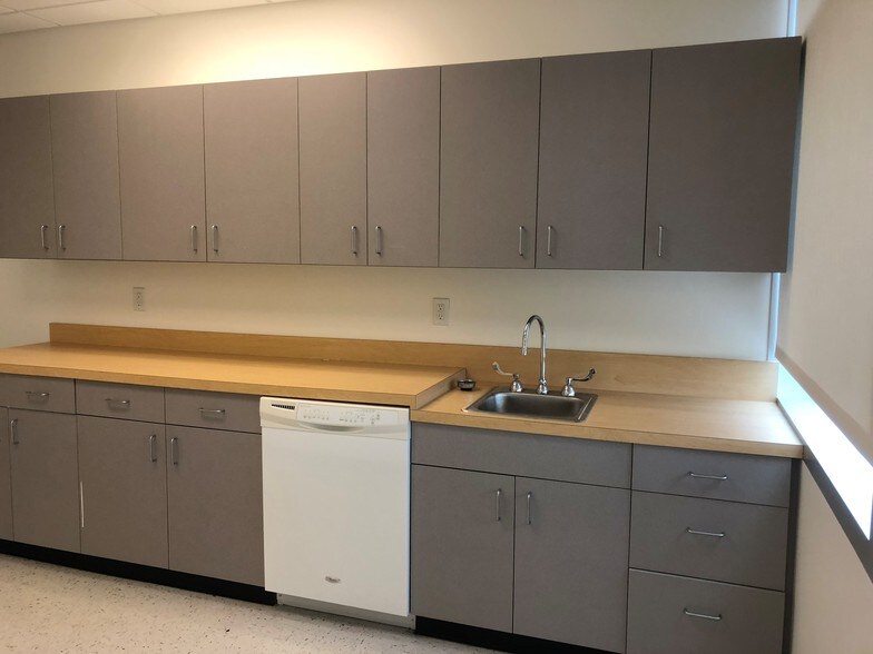 More Photos Of 2221 Health Dr, Wyoming Medical For Lease