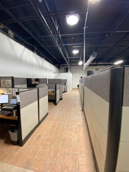 More Photos Of 9840 S 27th St, Oak Creek Industrial For Sale