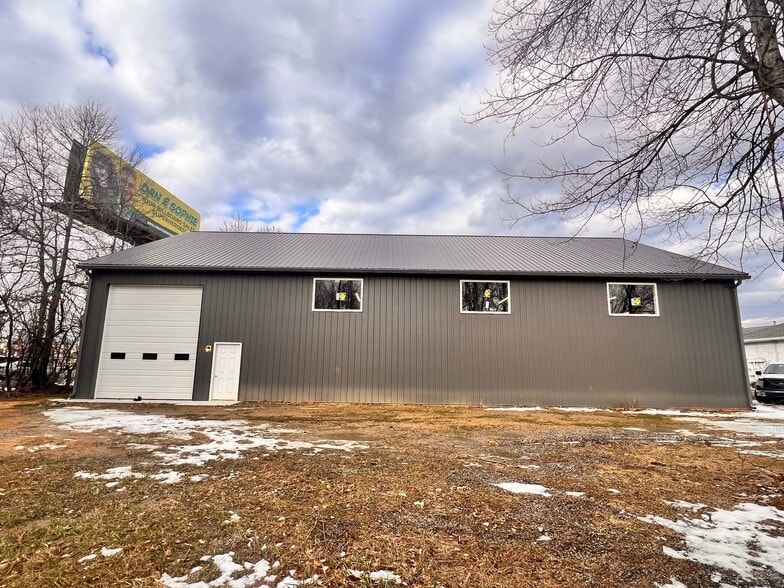 More Photos Of 2111 Ogletown Rd, Newark Warehouse For Sale