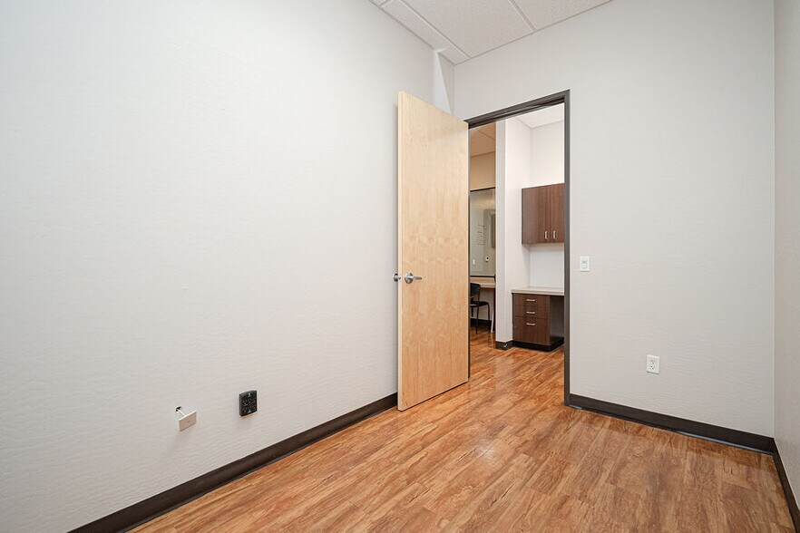 More Photos Of 4338 W Thomas Rd, Phoenix Storefront For Sale