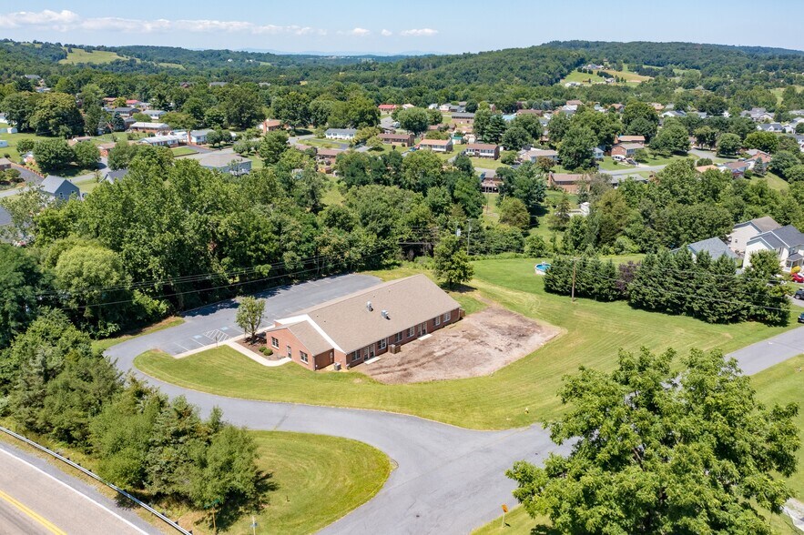 More Photos Of 81 Quicks Mill Rd, Verona Schools For Sale