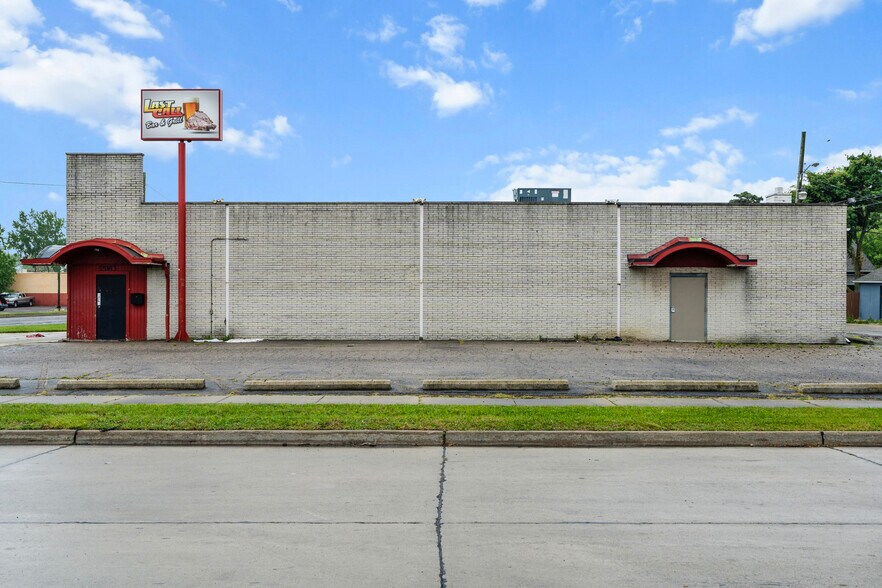 More Photos Of 15163 E 10 Mile Rd, Eastpointe Freestanding For Sale