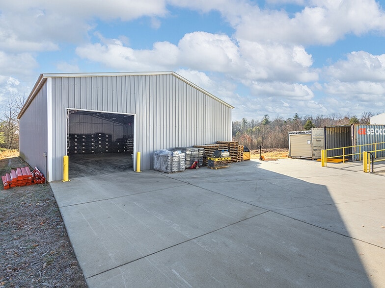 More Photos Of 140 Vista Blvd, Arden Manufacturing For Lease