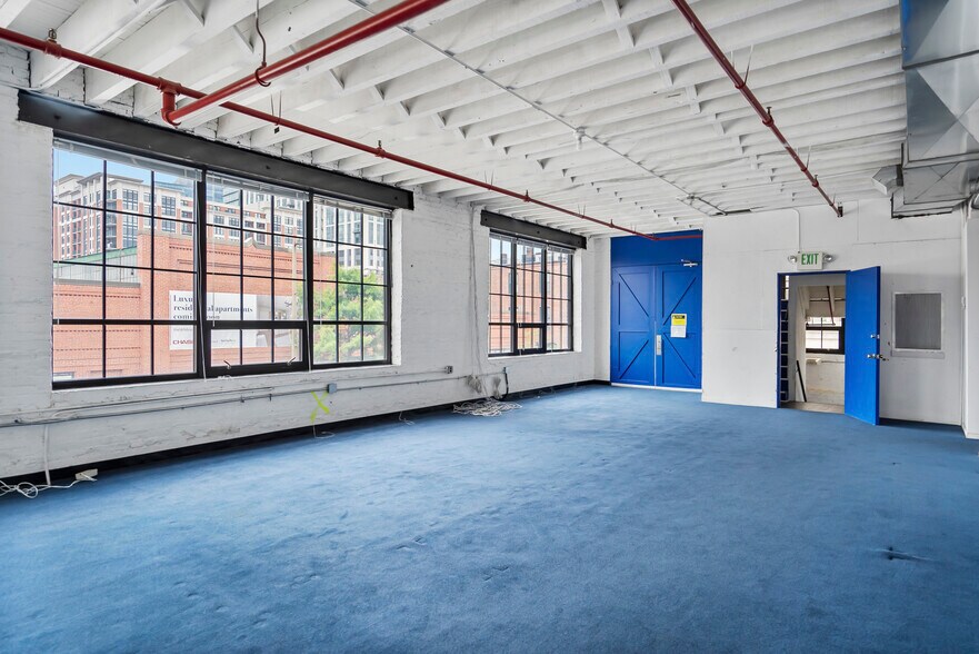 More Photos Of 1434 Fleet St, Baltimore Showroom For Lease
