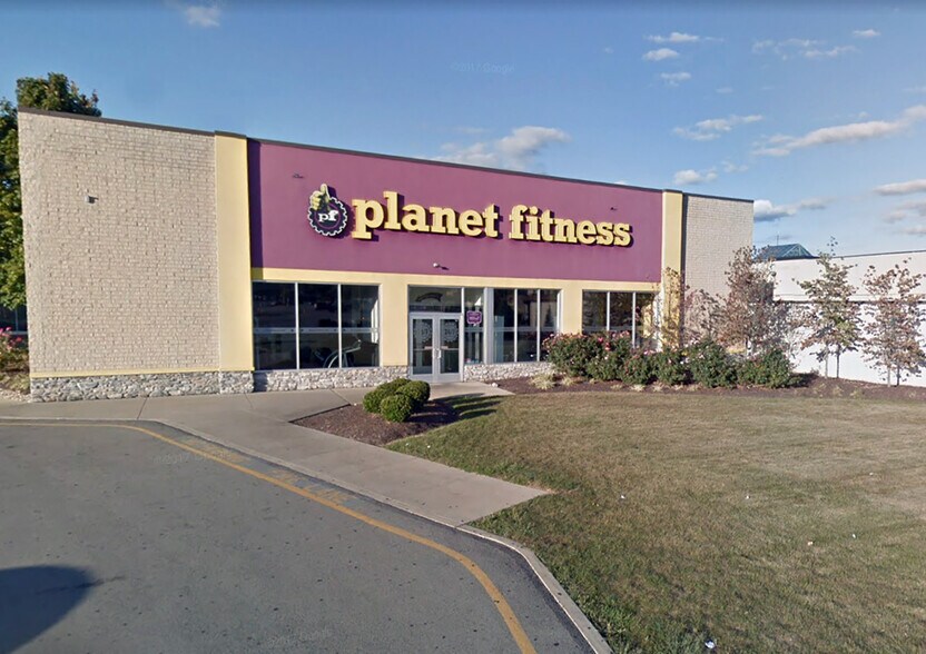 More Photos Of 570 Beaver Valley Mall, Monaca Unknown For Lease