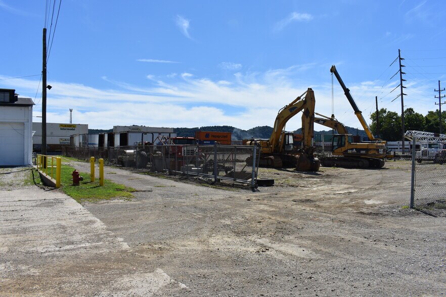 More Photos Of 2420 Gallia St, Portsmouth Warehouse For Lease