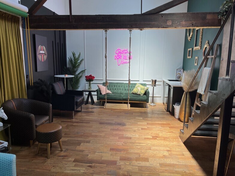 More Photos Of 310 Meserole St, Brooklyn Flex For Lease