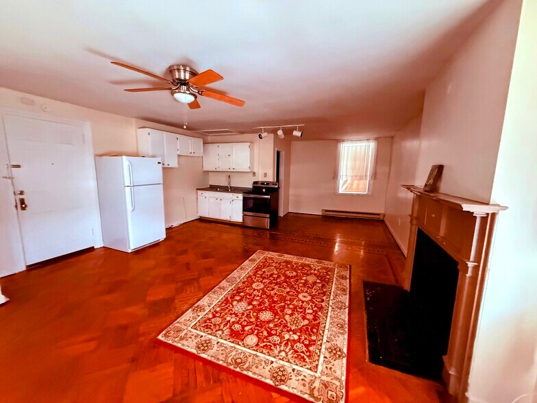 More Photos Of 6 Church St, Nassau Apartments For Sale