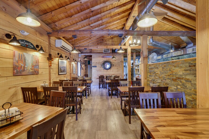 More Photos Of 121 Main Ave, Hawley Restaurant For Lease