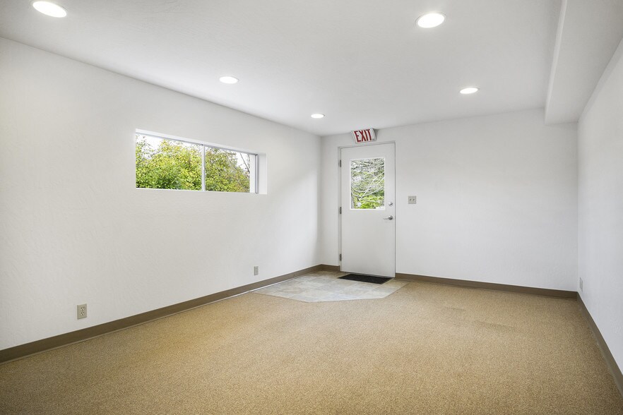 More Photos Of 111 Margaret Ln, Grass Valley Office For Sale