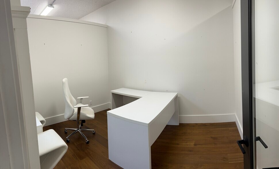 More Photos Of 88 E Hamlin St, Seattle Office For Lease
