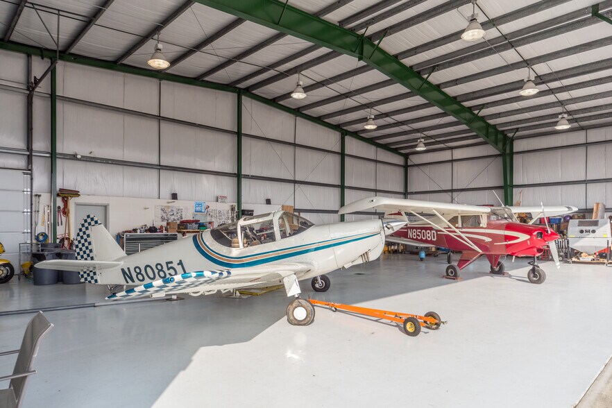 More Photos Of 191 Airport Rd, Port Townsend Airplane Hangar For Lease