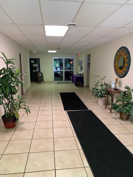 More Photos Of 10037-10091 Manchester Rd, Warson Woods Unknown For Lease