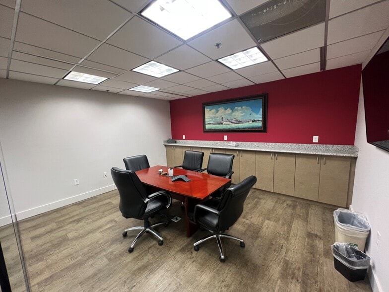 More Photos Of 8230 Boone Blvd, Vienna Office For Sale