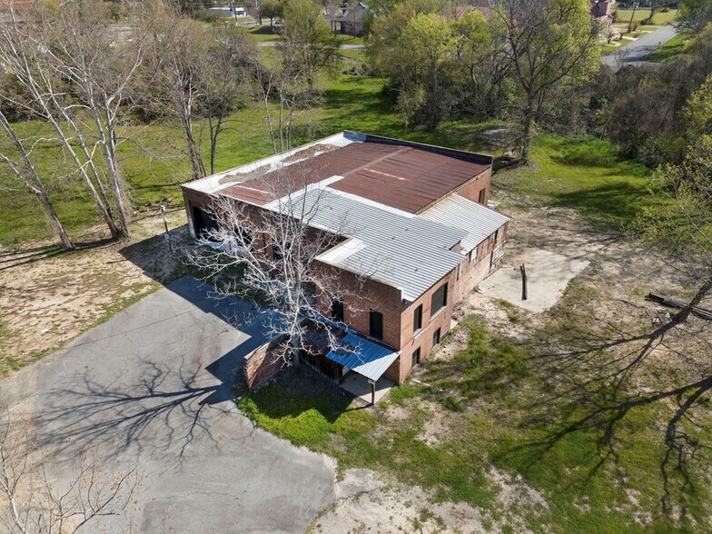 More Photos Of 305 S Orange Ave, Eufaula Industrial For Sale