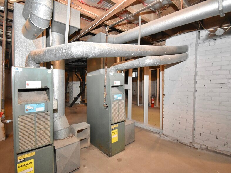 More Photos Of 855 Liberty St, Springfield Apartments For Sale