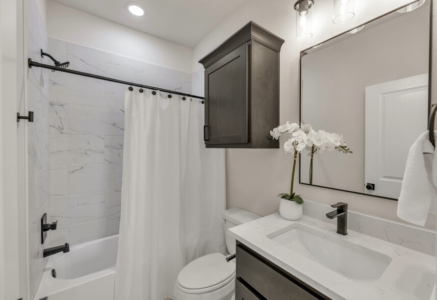More Photos Of 4042 Gunner Trl, College Station Multifamily For Sale