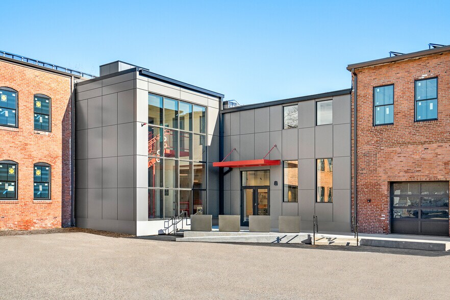 Primary Photo Of 224 Calvary St, Waltham Flex For Lease