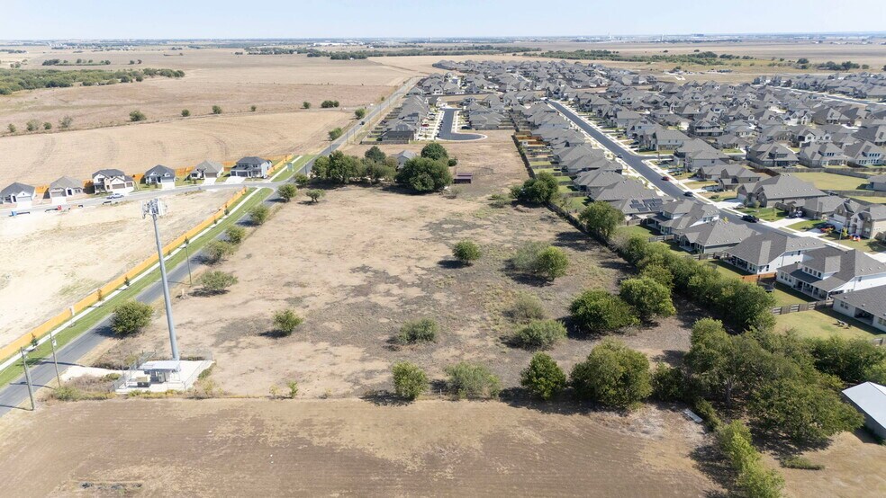 More Photos Of 900 County Road 132, Hutto Land For Sale