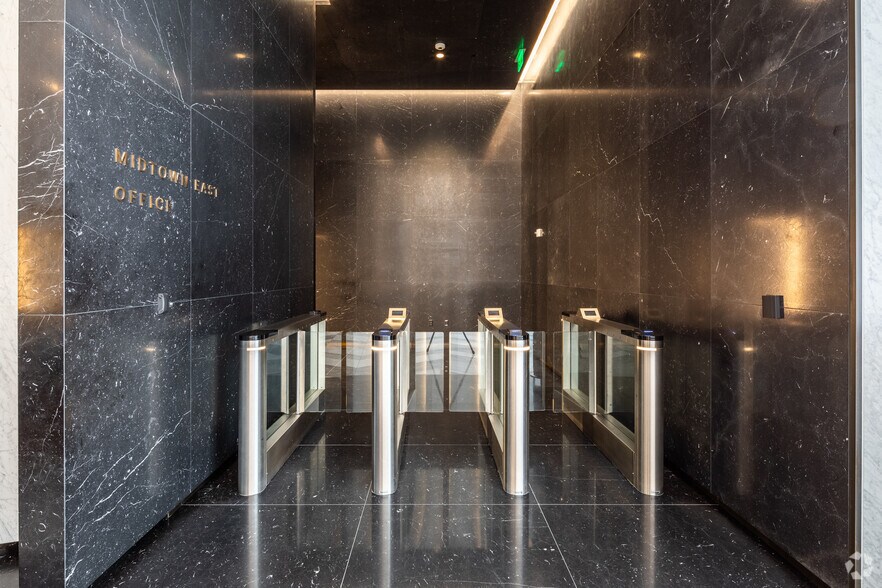 More Photos Of 1100 15th St NW, Washington Office For Lease