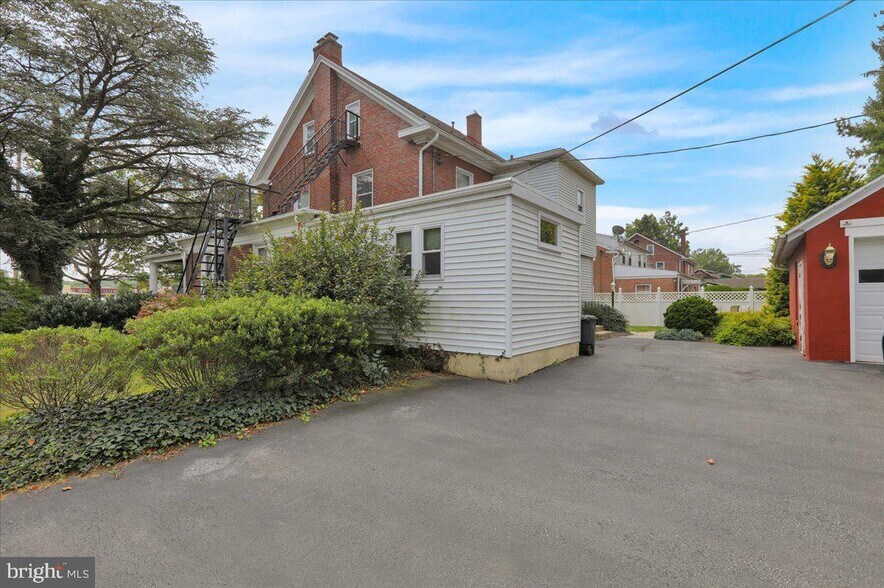 More Photos Of 325 E Lancaster Ave, Reading Office Residential For Sale