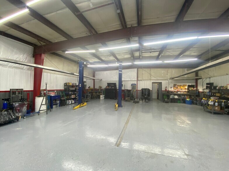 More Photos Of 4420 Airport Rd, Riverton Warehouse For Sale