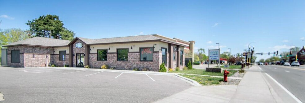 More Photos Of 633 E Main St, Anoka Freestanding For Sale