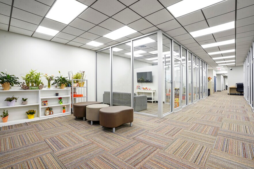 More Photos Of 283 N Broad St, Elizabeth Freestanding For Lease