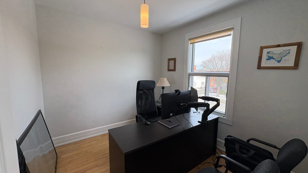 More Photos Of 510-512 Décarie Boul, Saint-Laurent Loft Creative Space For Sale