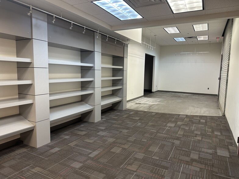 More Photos Of 12322 E 55th St, Tulsa Distribution For Lease