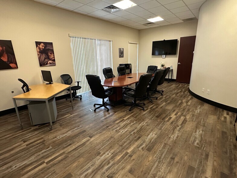 More Photos Of 4974 S Rainbow Blvd, Las Vegas Office For Sale