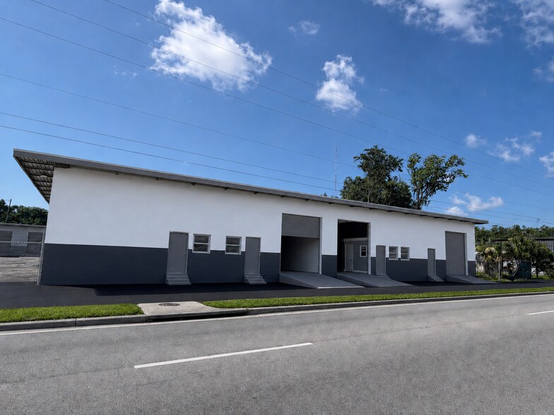More Photos Of 4926 Old Winter Garden Rd, Orlando Warehouse For Lease