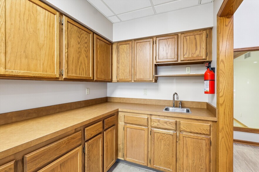 More Photos Of 535 Main St, Ames Office For Lease