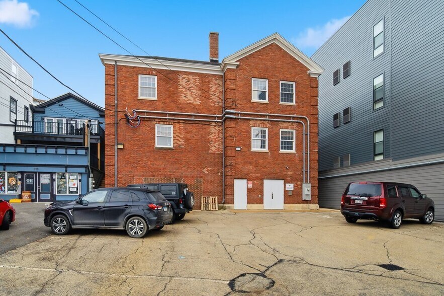 More Photos Of 921 S State St, Lockport Office For Sale