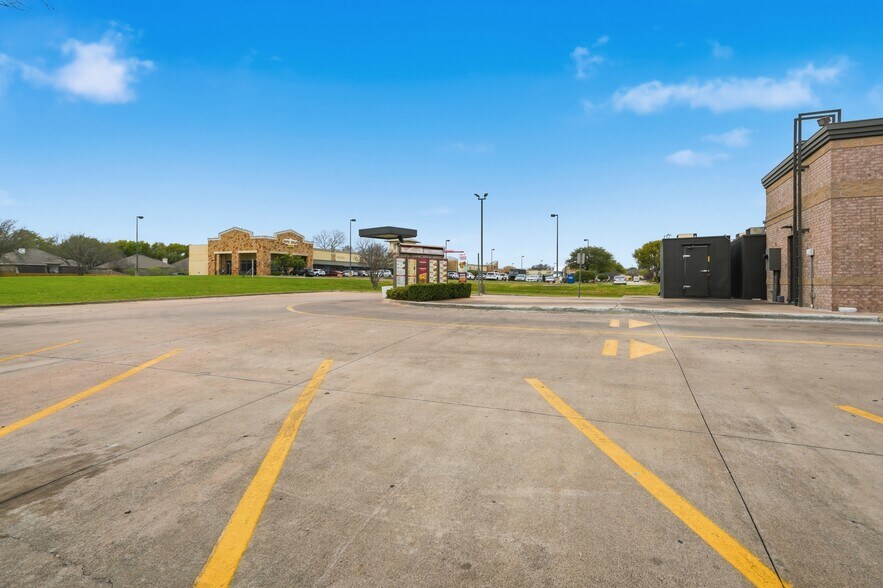 More Photos Of 1417 Hewitt Dr, Woodway Fast Food For Sale