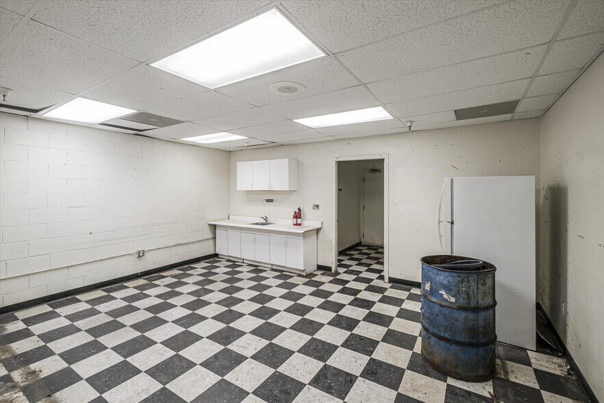 More Photos Of 3545 Soquel Dr, Soquel Auto Repair For Lease