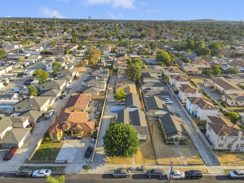 Primary Photo Of 9720 Cedar St, Bellflower Apartments For Sale