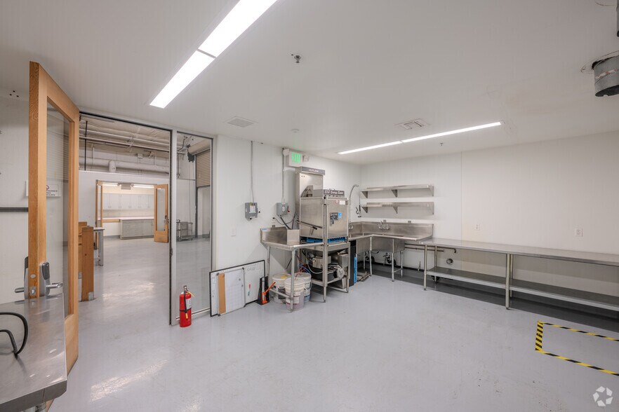 More Photos Of 1320 #1 9th St, Berkeley Industrial For Sale