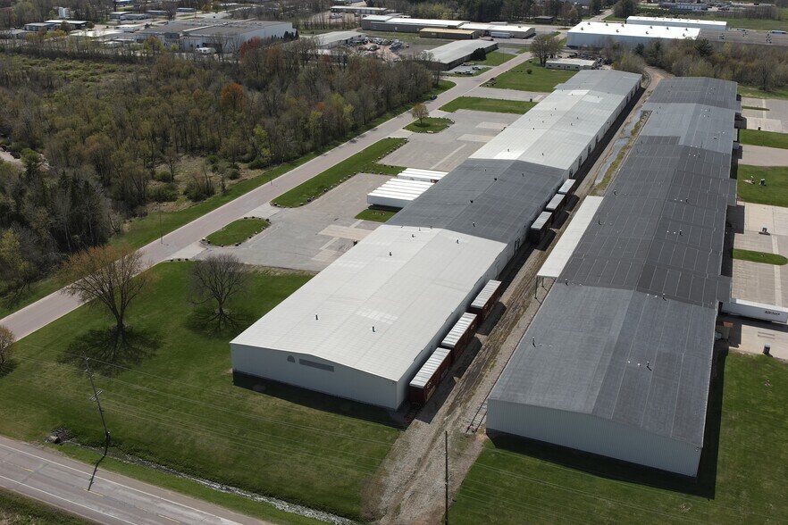 More Photos Of 1940 Jefferson St, Wisconsin Rapids Distribution For Sale