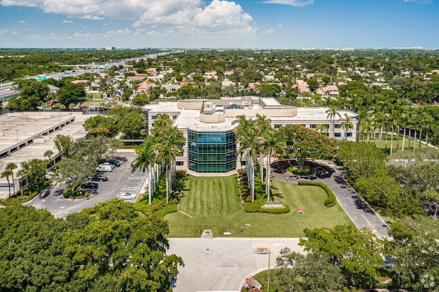 More Photos Of 800 Fairway Dr, Deerfield Beach Office Residential For Lease