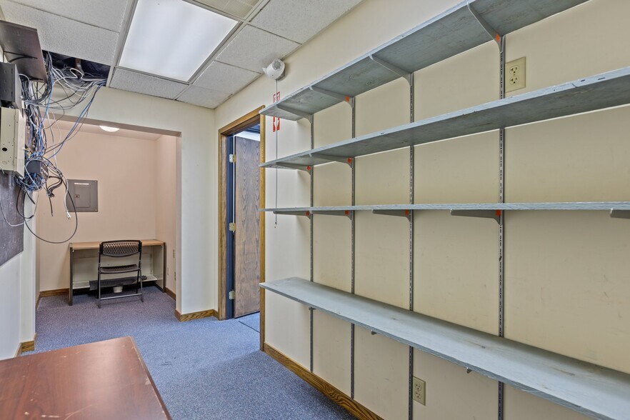 More Photos Of 200 N 13th St, Bay City Warehouse For Lease