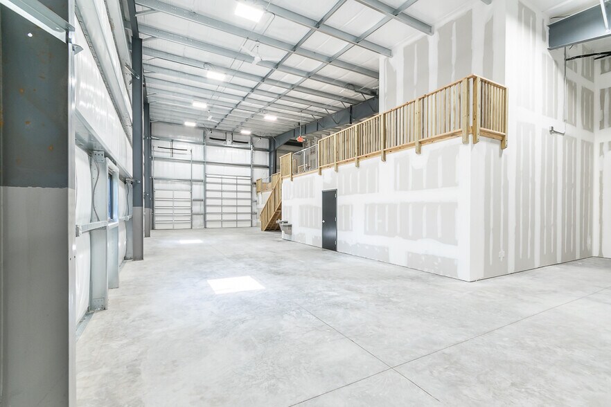 More Photos Of 3558 Masters Rd, Jacksonville Warehouse For Lease