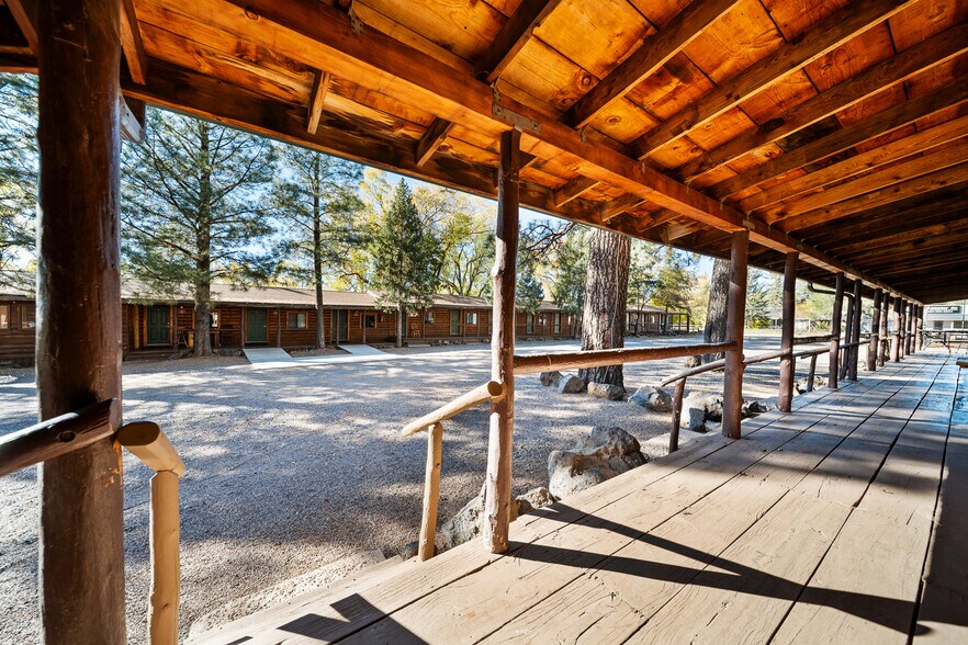 More Photos Of 2089 E White Mountain Blvd, Pinetop Hotel For Sale