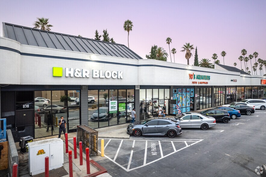 More Photos Of 5800-5940 Santa Monica Blvd, Los Angeles Unknown For Lease