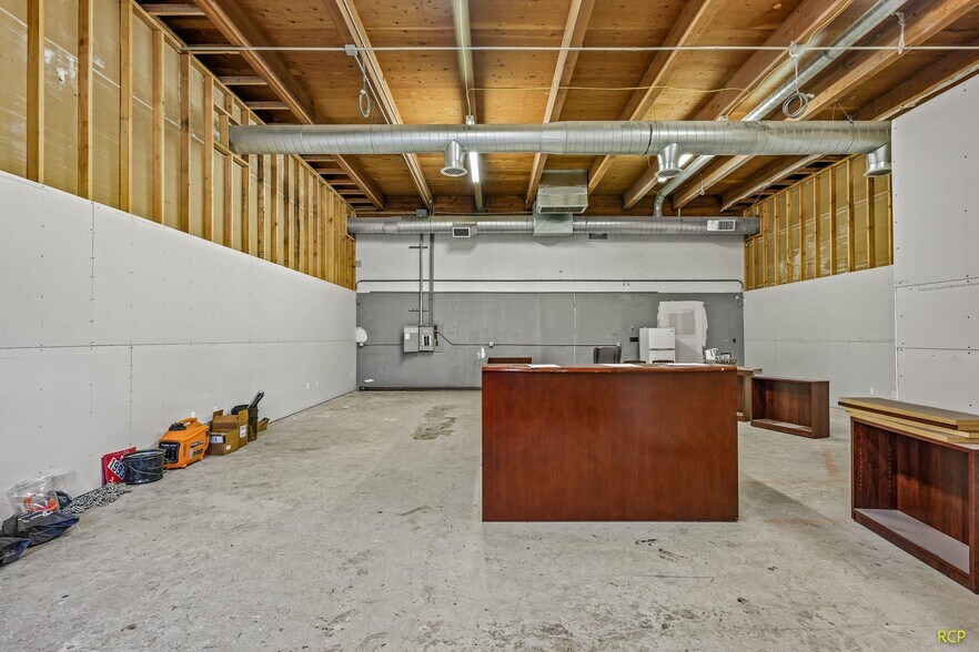 More Photos Of 53026 NW Thornton Dr, Scappoose Warehouse For Sale