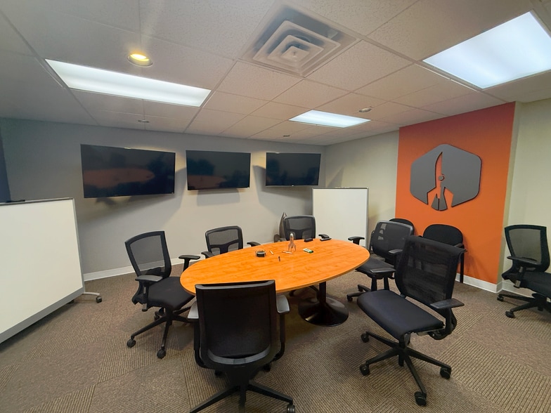 More Photos Of 1317 N Pennsylvania St, Indianapolis Office For Sale